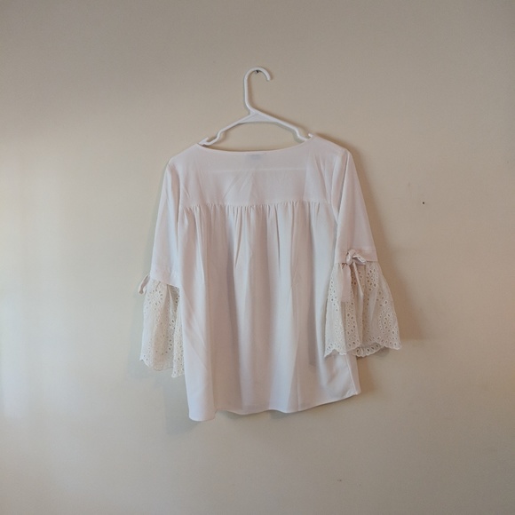 LOFT Ruffle Blouse 🥰 - Picture 2 of 3